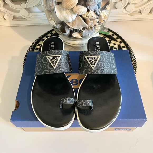 Guess Sandalsđź–¤NWT - Picture 3 of 6